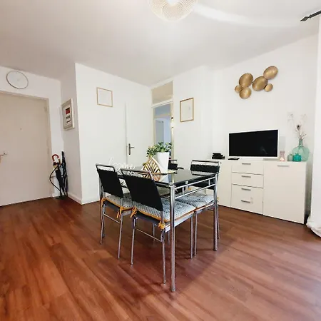 Sejour Cosy Pres De Paris T3 Cuisine Ouverte Et Bar Apartment